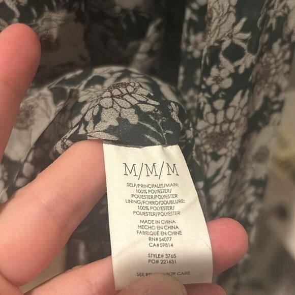 Cabi Medium blouse   Style 3765    F - Picture 4 of 8